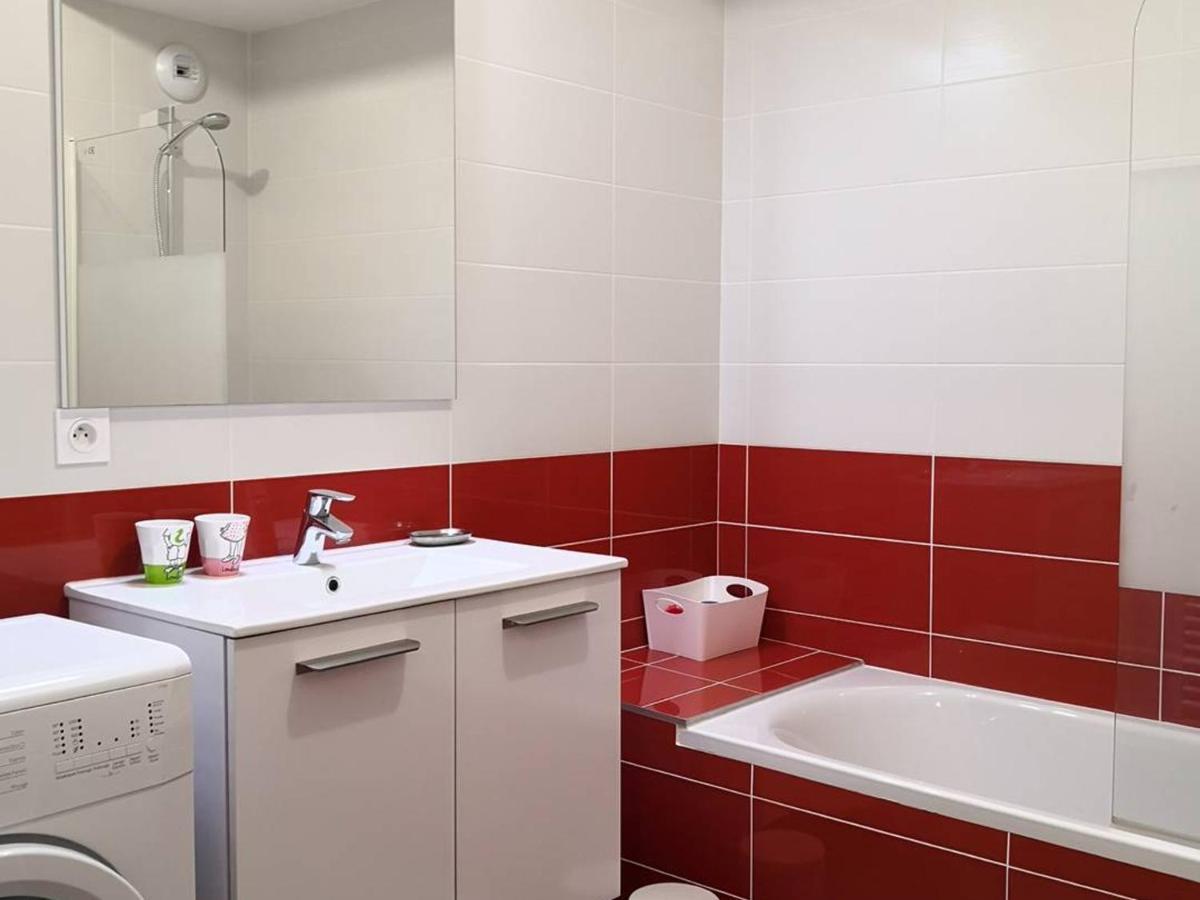 Appartement Fonctionnel Avec Balcon, A 10 Min Du Centre, Parking Gratuit, Ideal Pour 5 Personnes - Fr-1-548-3 维拉尔-德朗 外观 照片